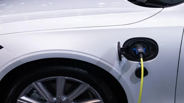 Switch to a Greener Future: A Complete Guide to Purchasing the Perfect Electric Car