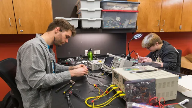 Power up your Career: How an Electrical Engineering Technology Major Can Spark Your Success