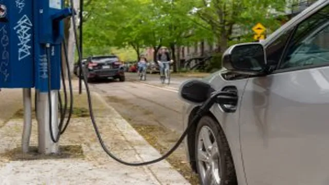 how much dose avrage person pay to maintain electric car