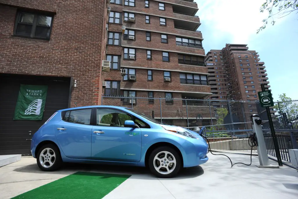 How To Charge An Electric Car At An Apartment Easy Charging Solutions Electric Car Wiki