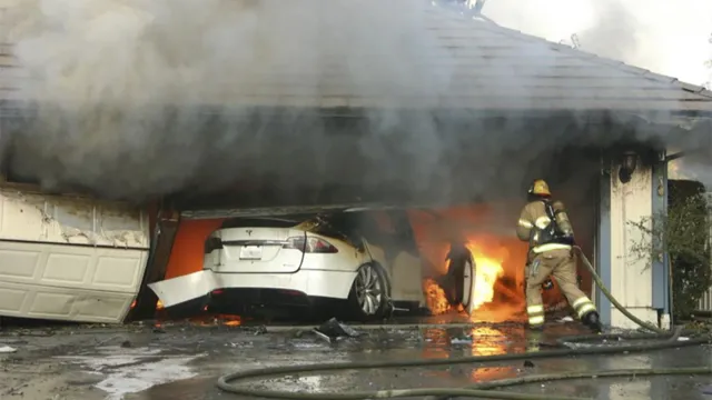 Eyewitness Account: Shocking Electric Car Battery Explosion in Florida Raises Safety concerns